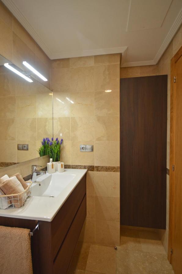 Apartamento Zona Exclusiva Con Garaje Gratis Y Netflix Vigo Dış mekan fotoğraf